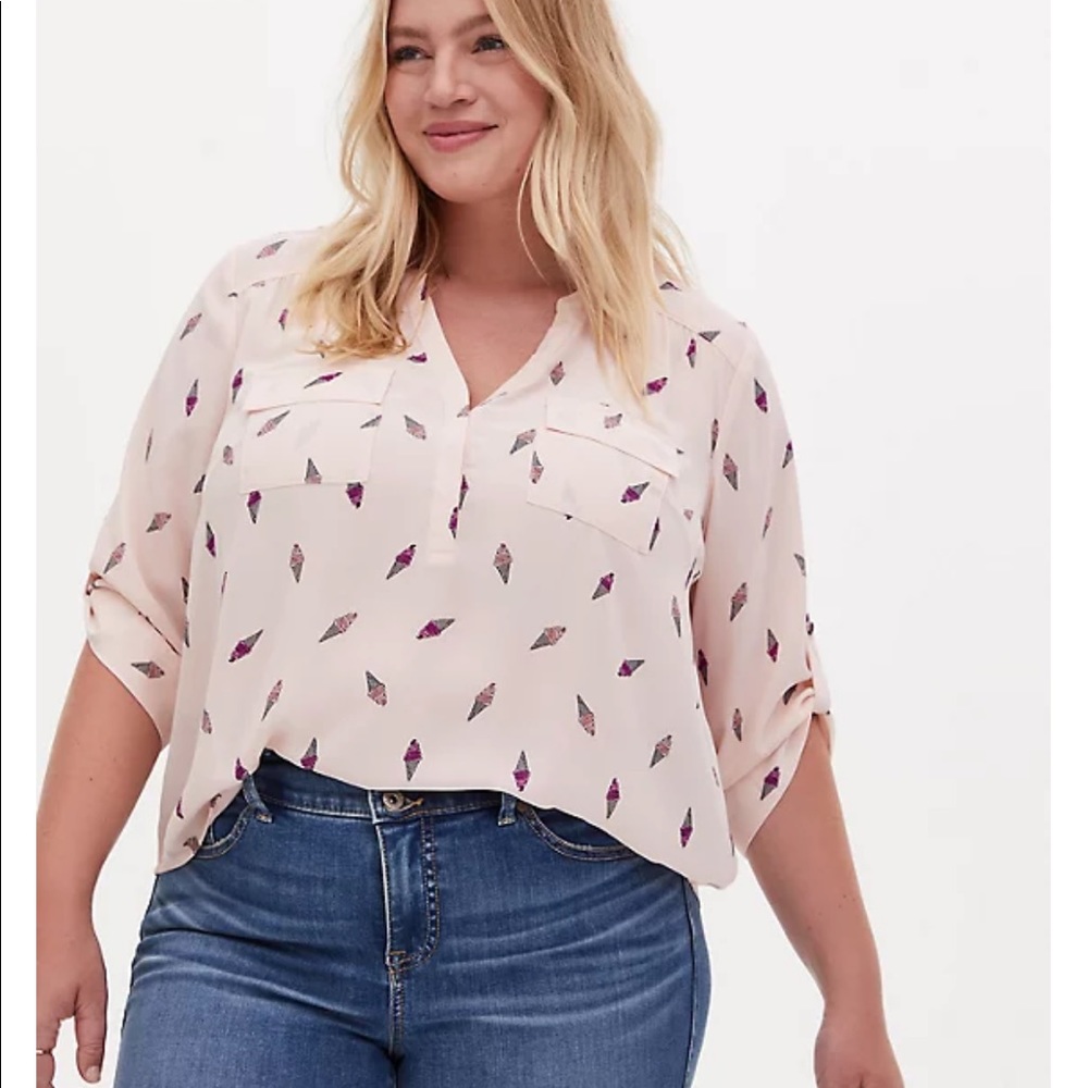 TORRID Womens blouse